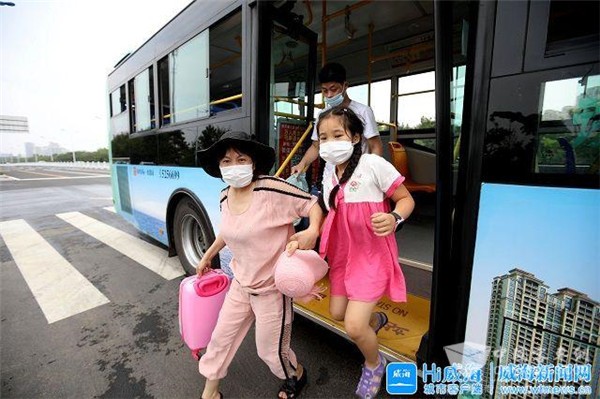 今日，北京市氣象部門預報顯示，京津冀地區(qū)于12日將有一次區(qū)域性強降雨天氣過程，大部分地區(qū)將出現(xiàn)大到暴雨，局地有大暴雨，為今年入汛以來最強降雨過程。    在全民高度關注的氛圍中，小編相信，很多人都是帶(圖2)