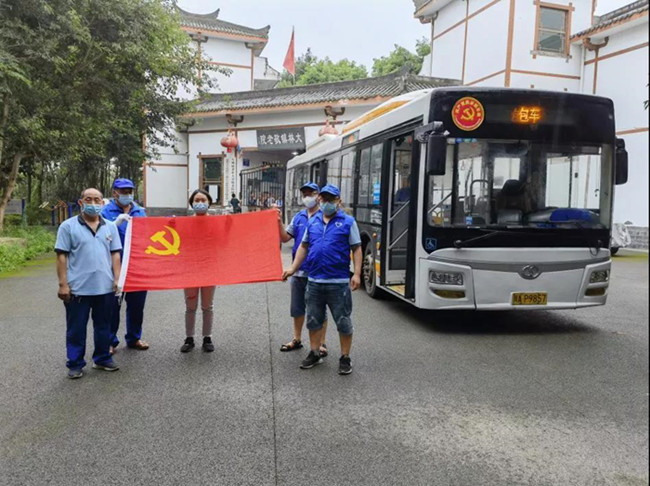 辦好事、解民憂、暖民心，成都公交集團為敬老院老人開行疫苗接種專線(圖1)